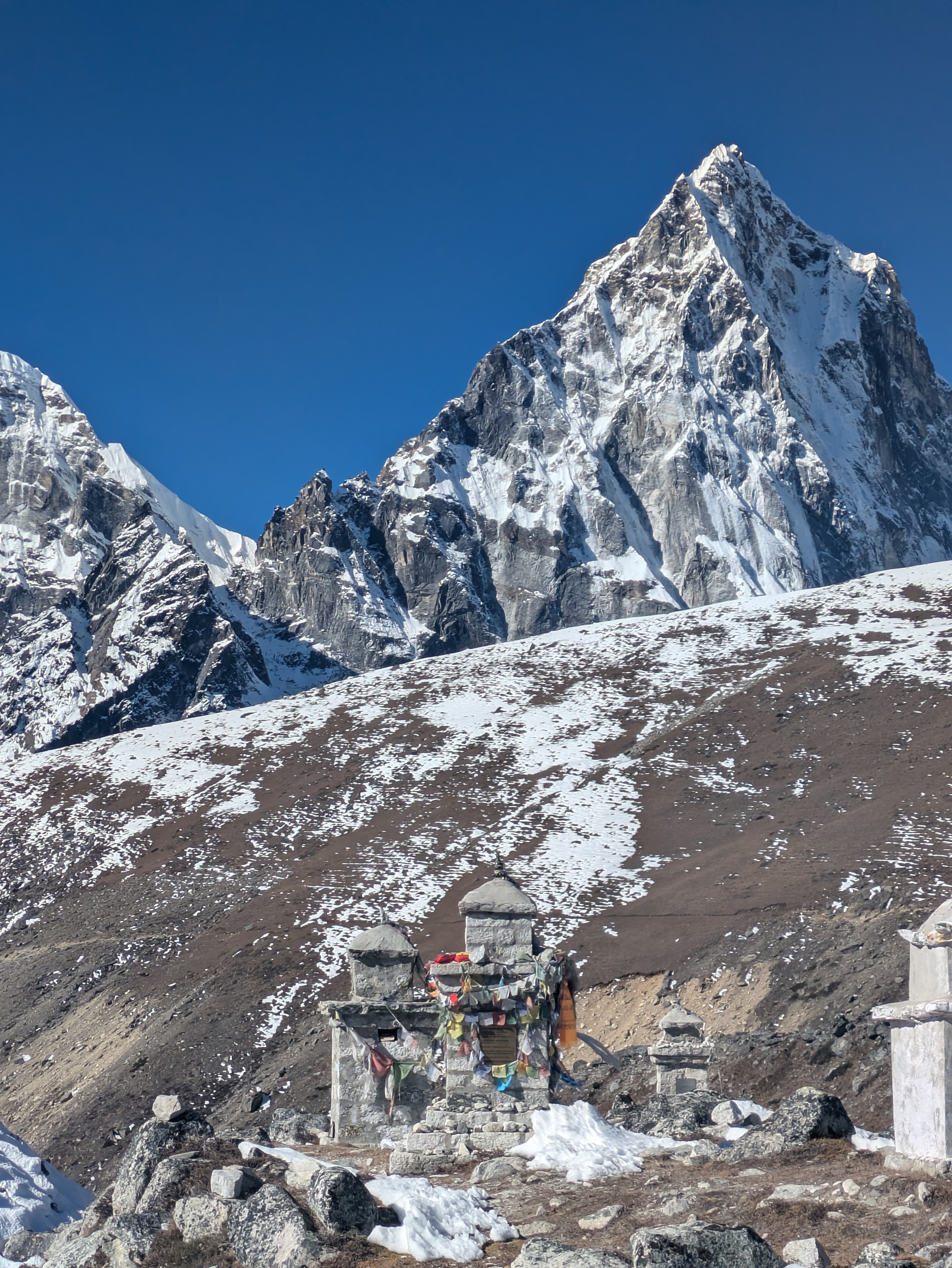 … et quelques stèles